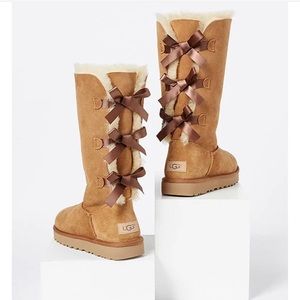 UGG Bailey bows tall boots girls size 3